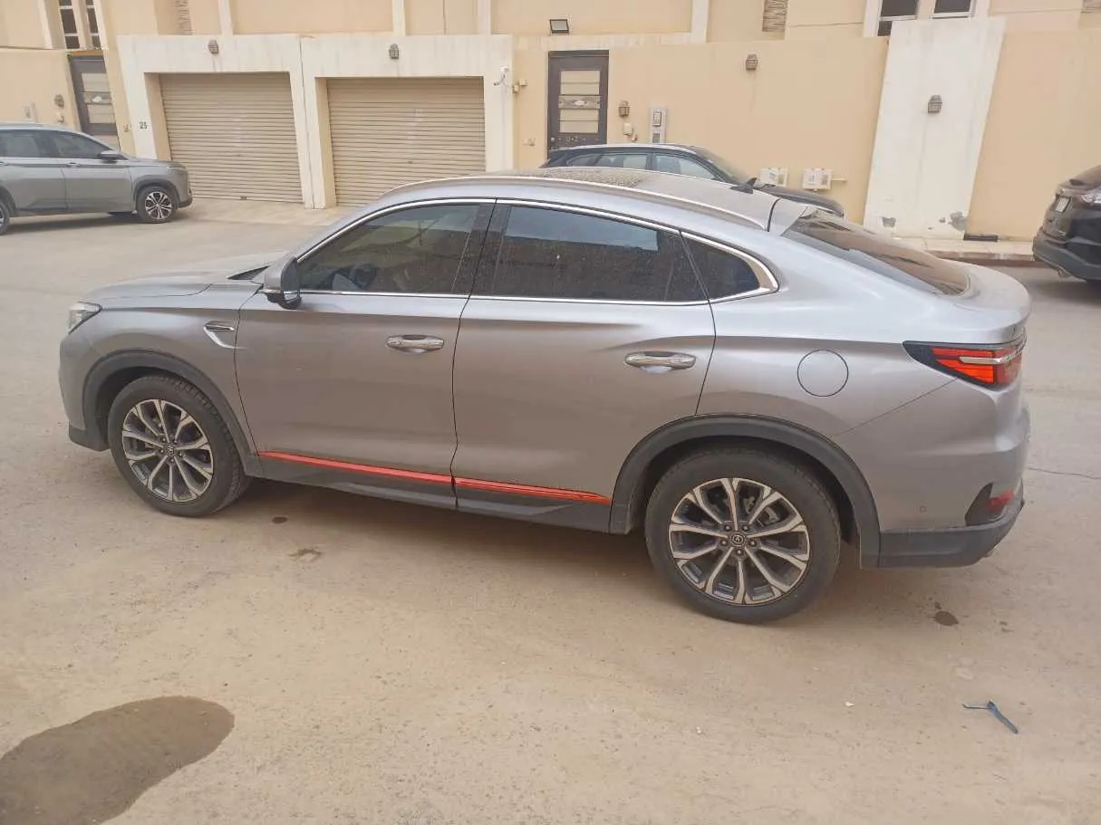 Car image 8