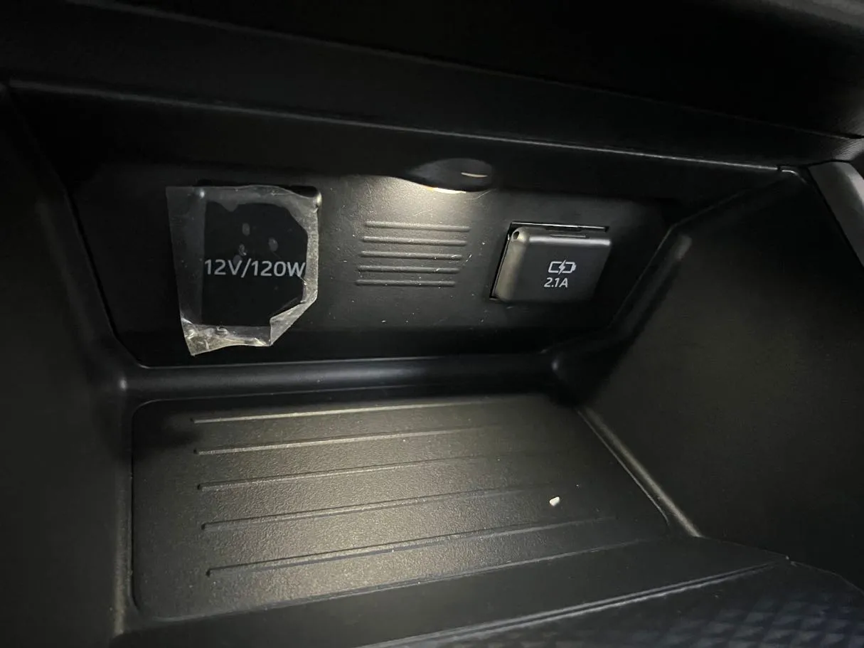 Car image 27