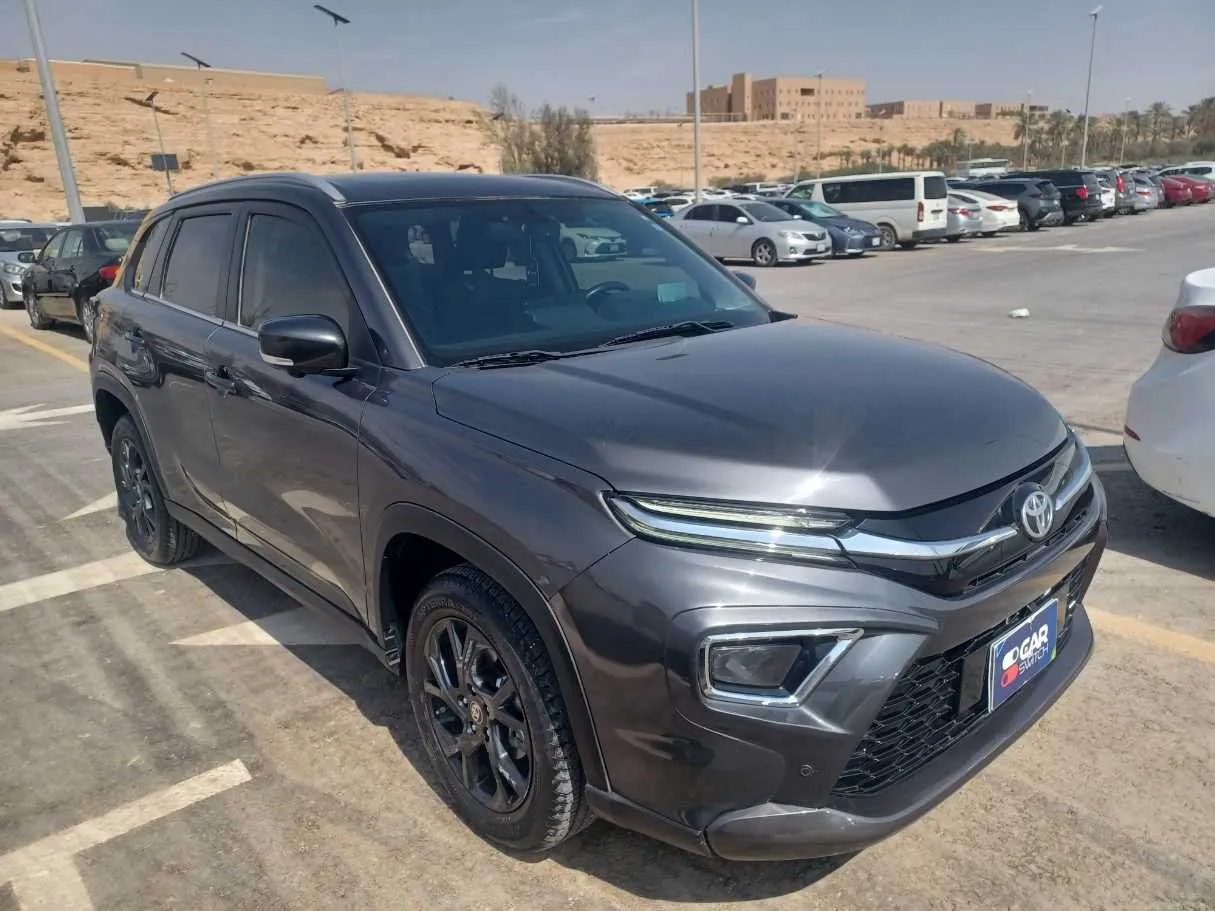 Car image 3