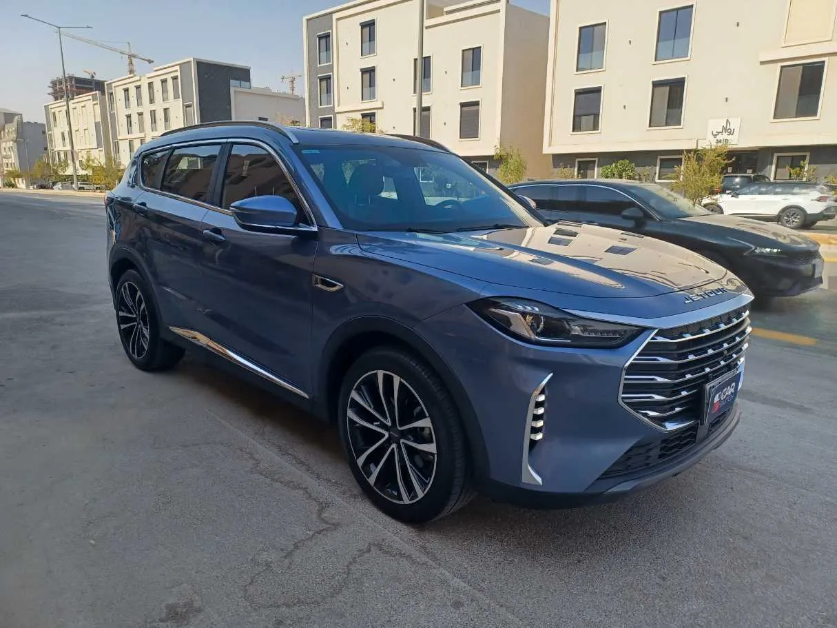 Car image 3