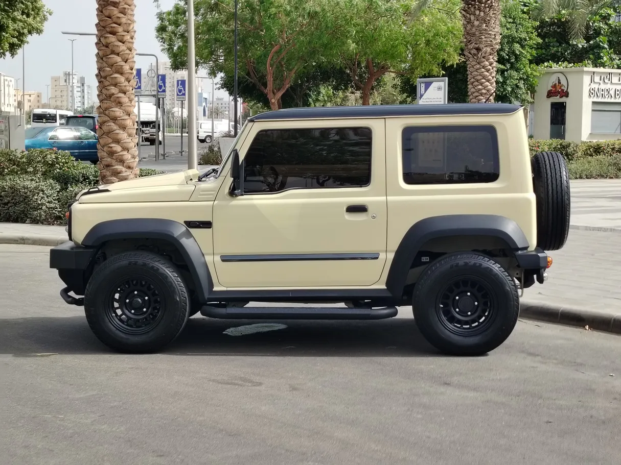 Car image 8