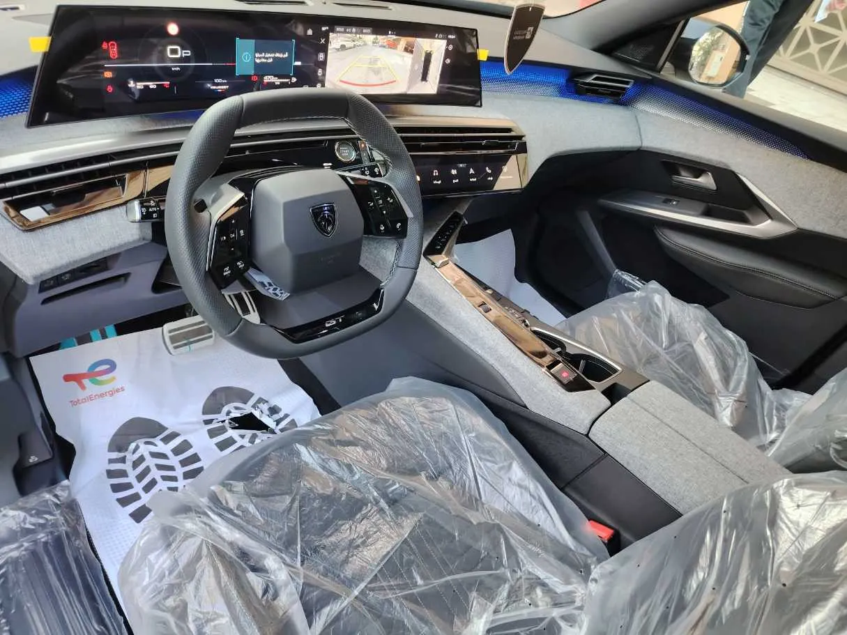 Car image 15
