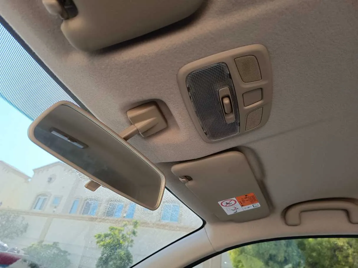 Car image 27