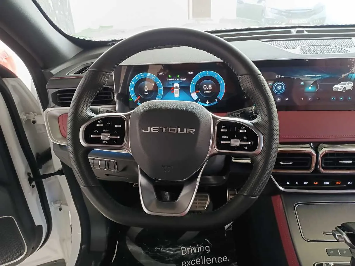 Car image 16