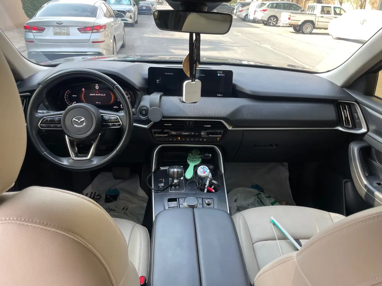 Car image 17