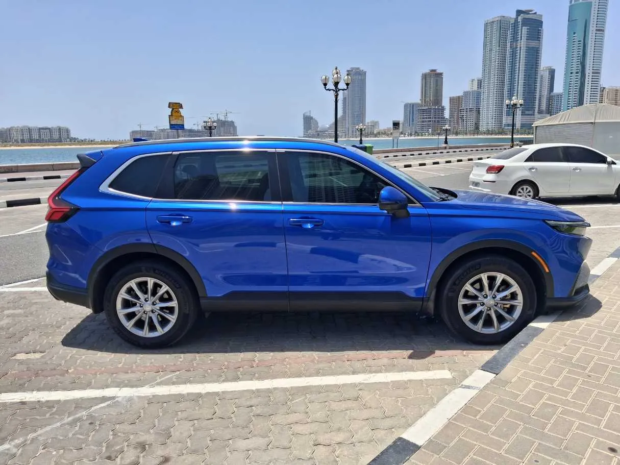 Car image 8
