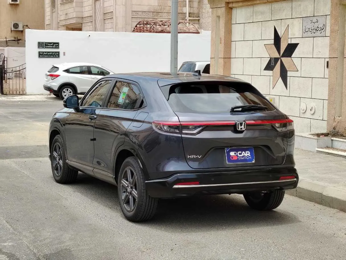 Car image 7
