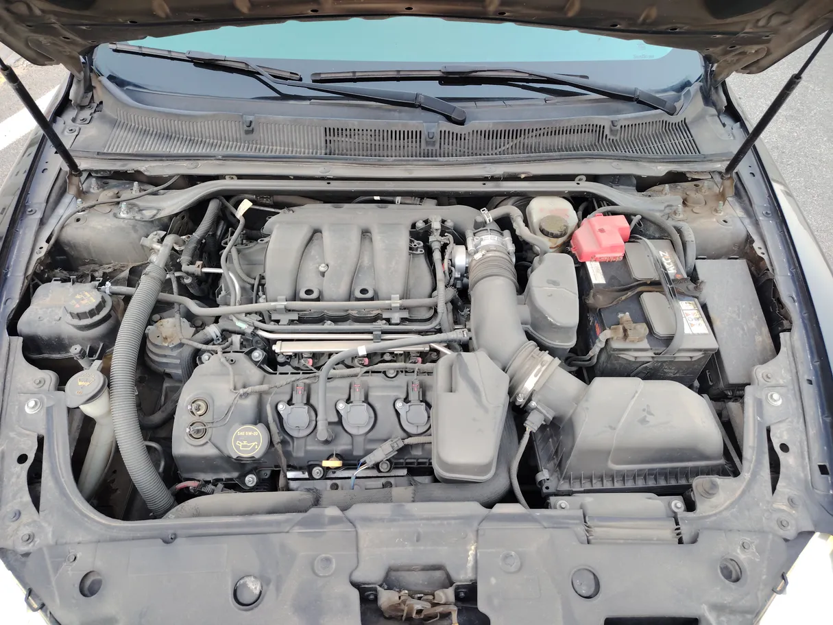 Car image 32