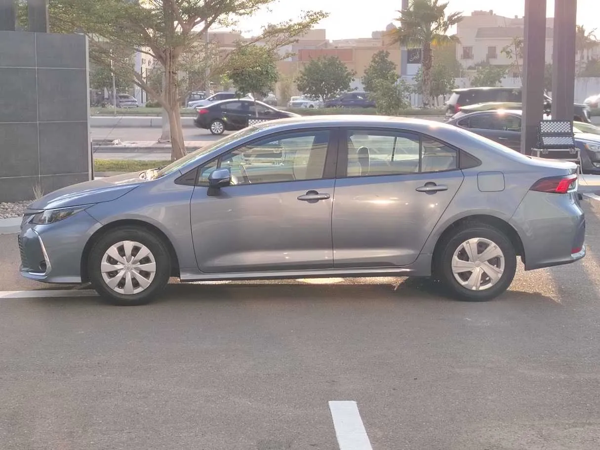 Car image 8