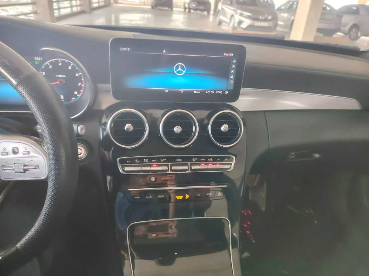 Car image 27
