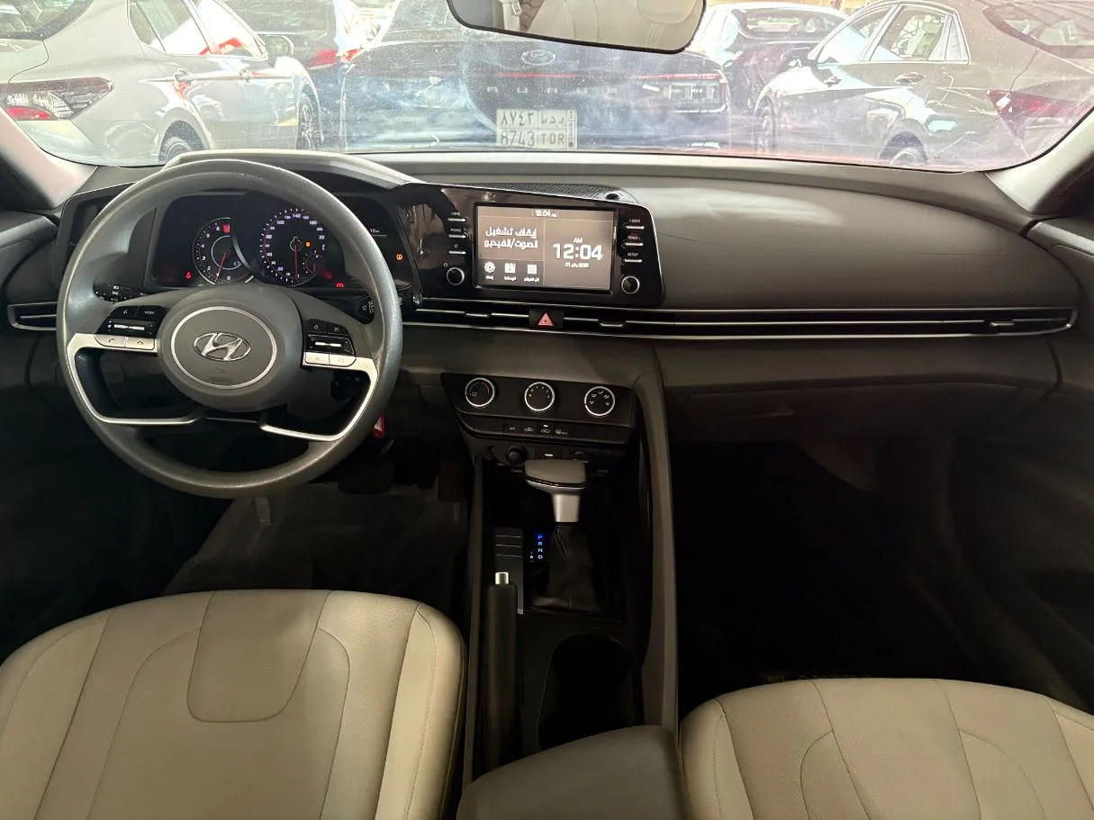 Car image 17