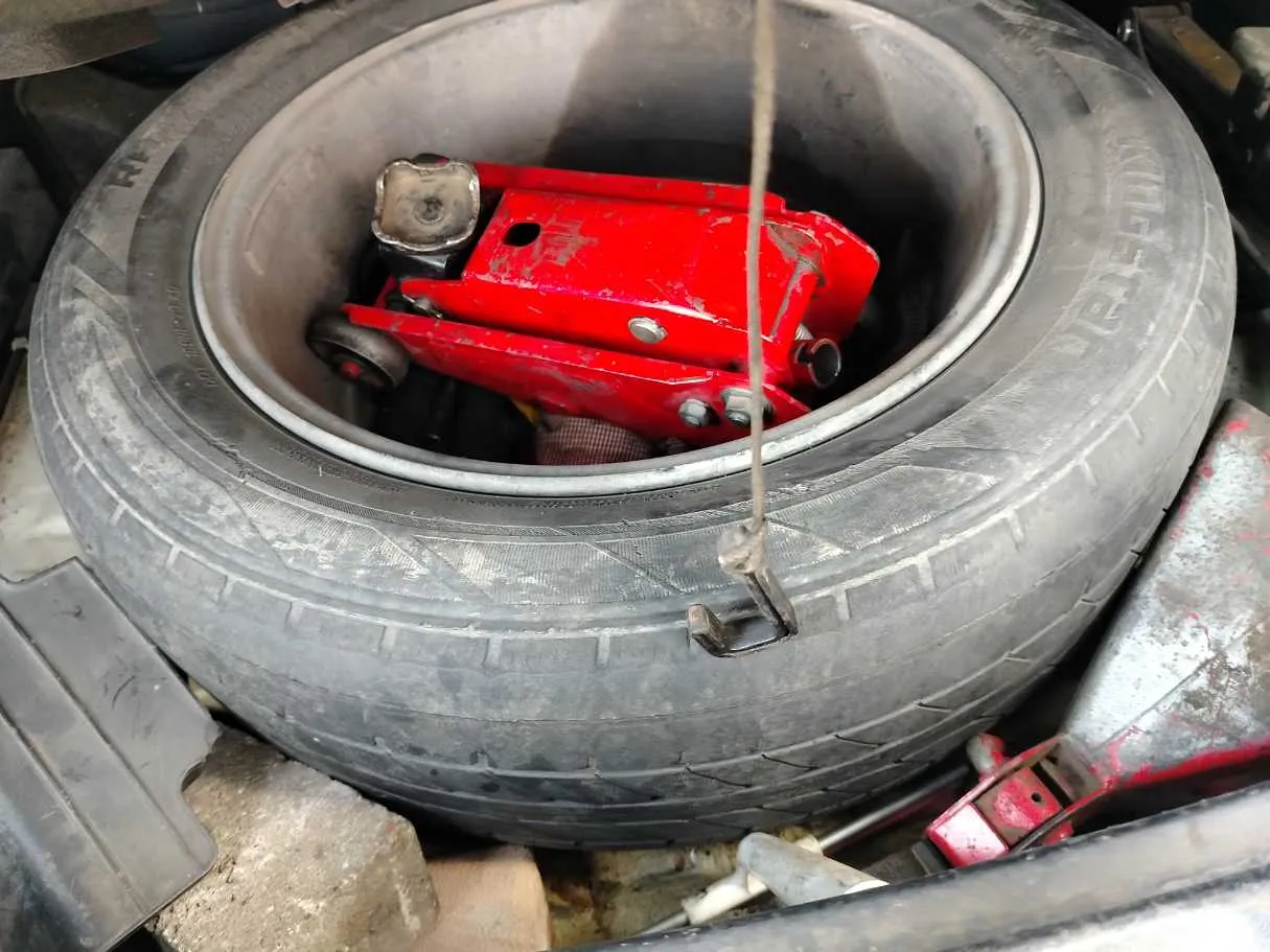 Car image 39
