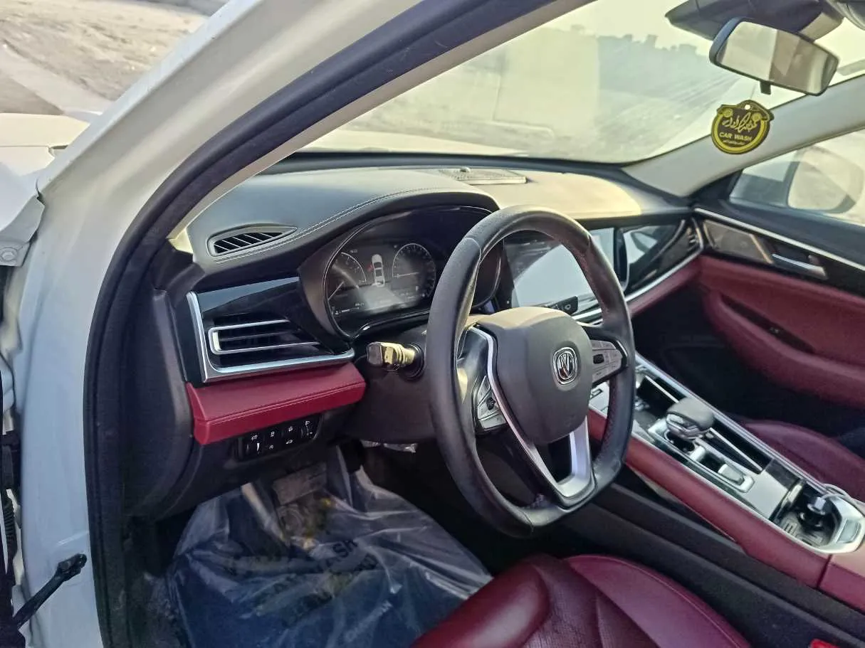 Car image 13