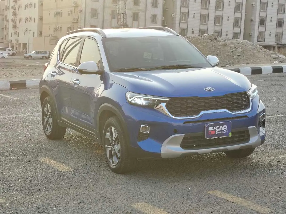 Car image 3