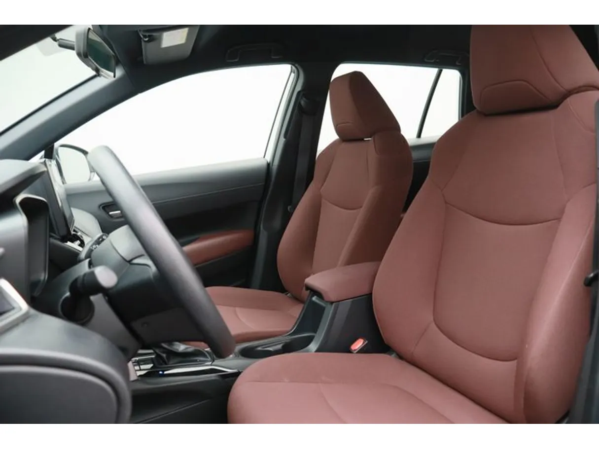 Car image 8