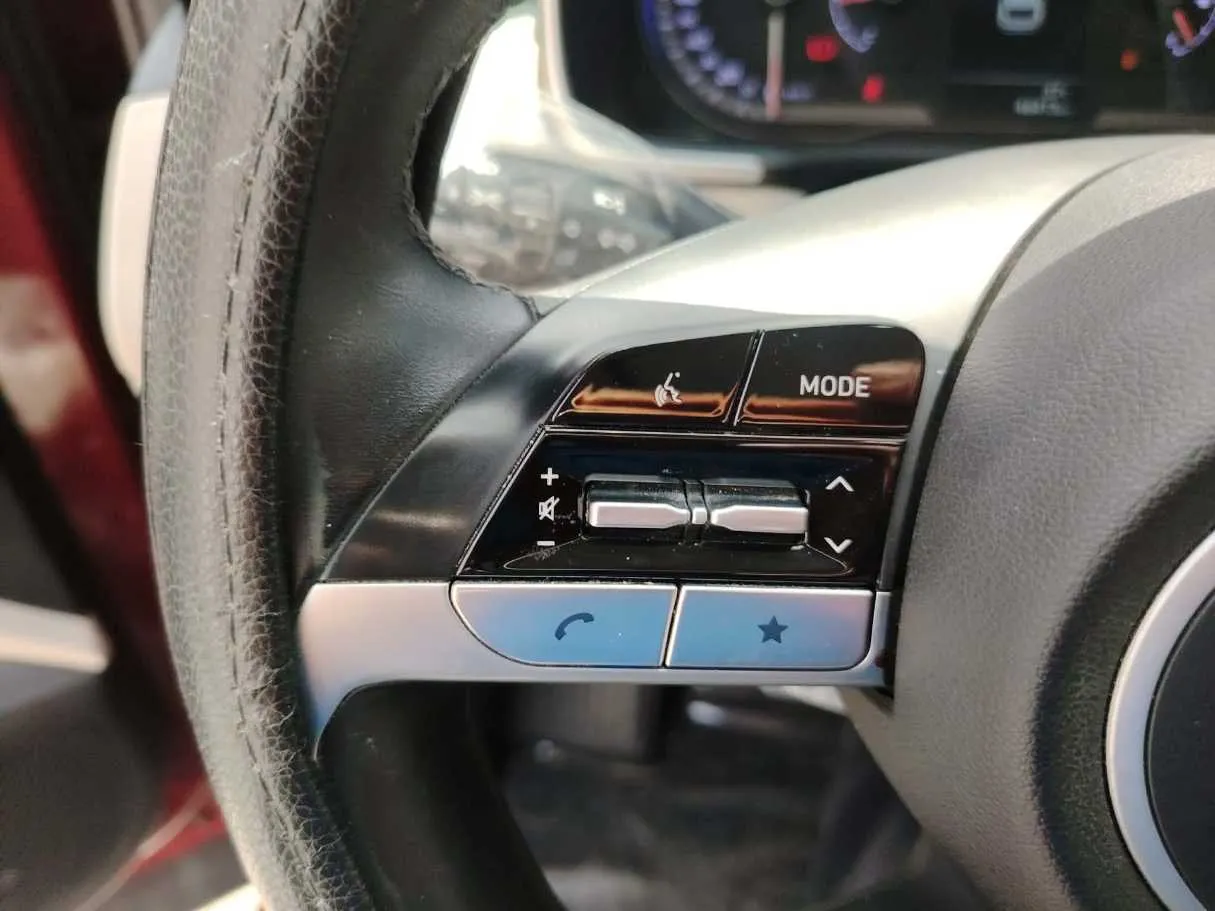 Car image 38