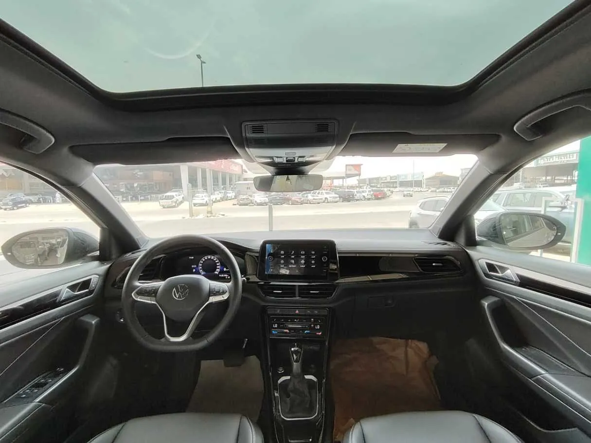Car image 22