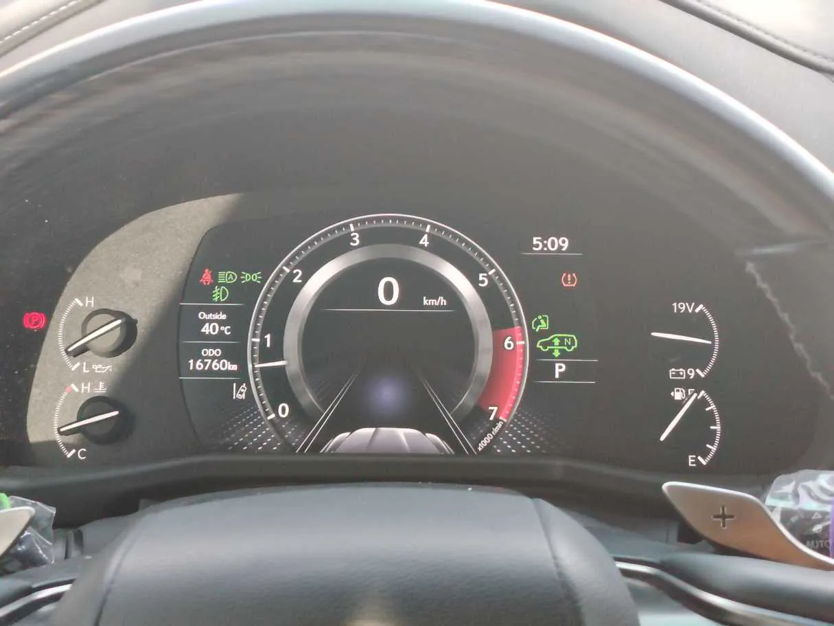 Car image 23