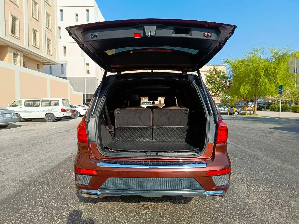 Car image 32