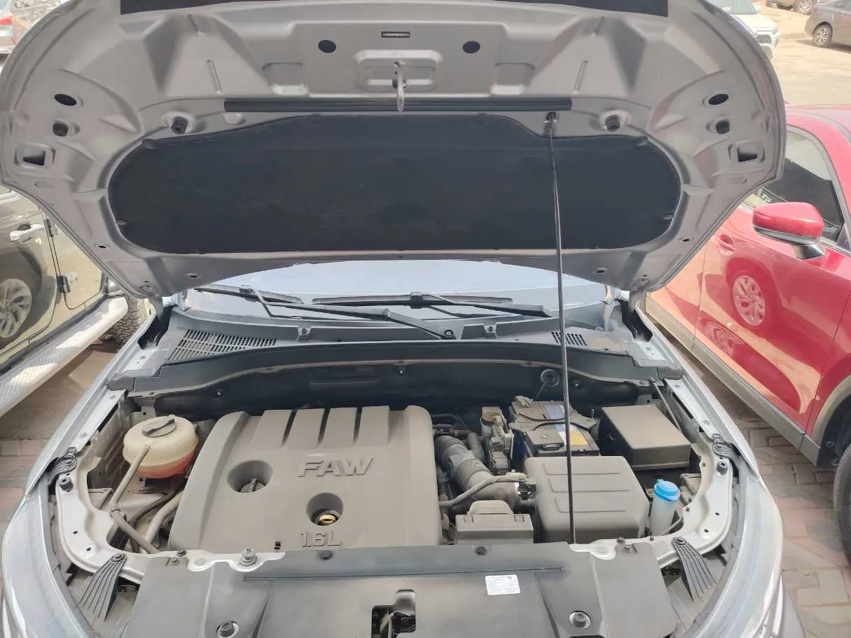 Car image 32
