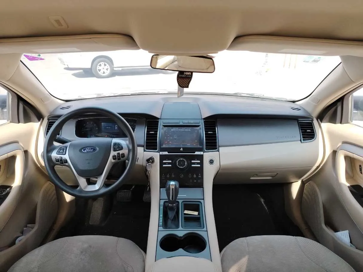 Car image 16