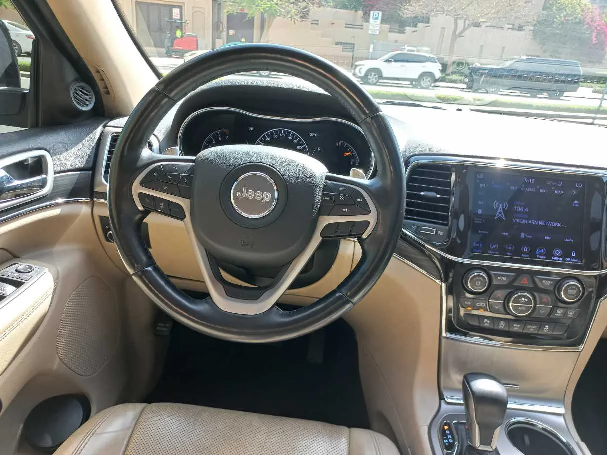 Car image 16
