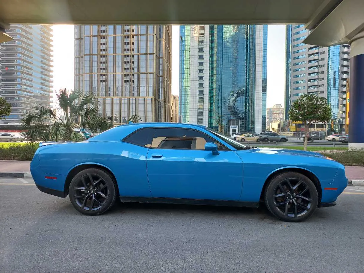 Car image 8