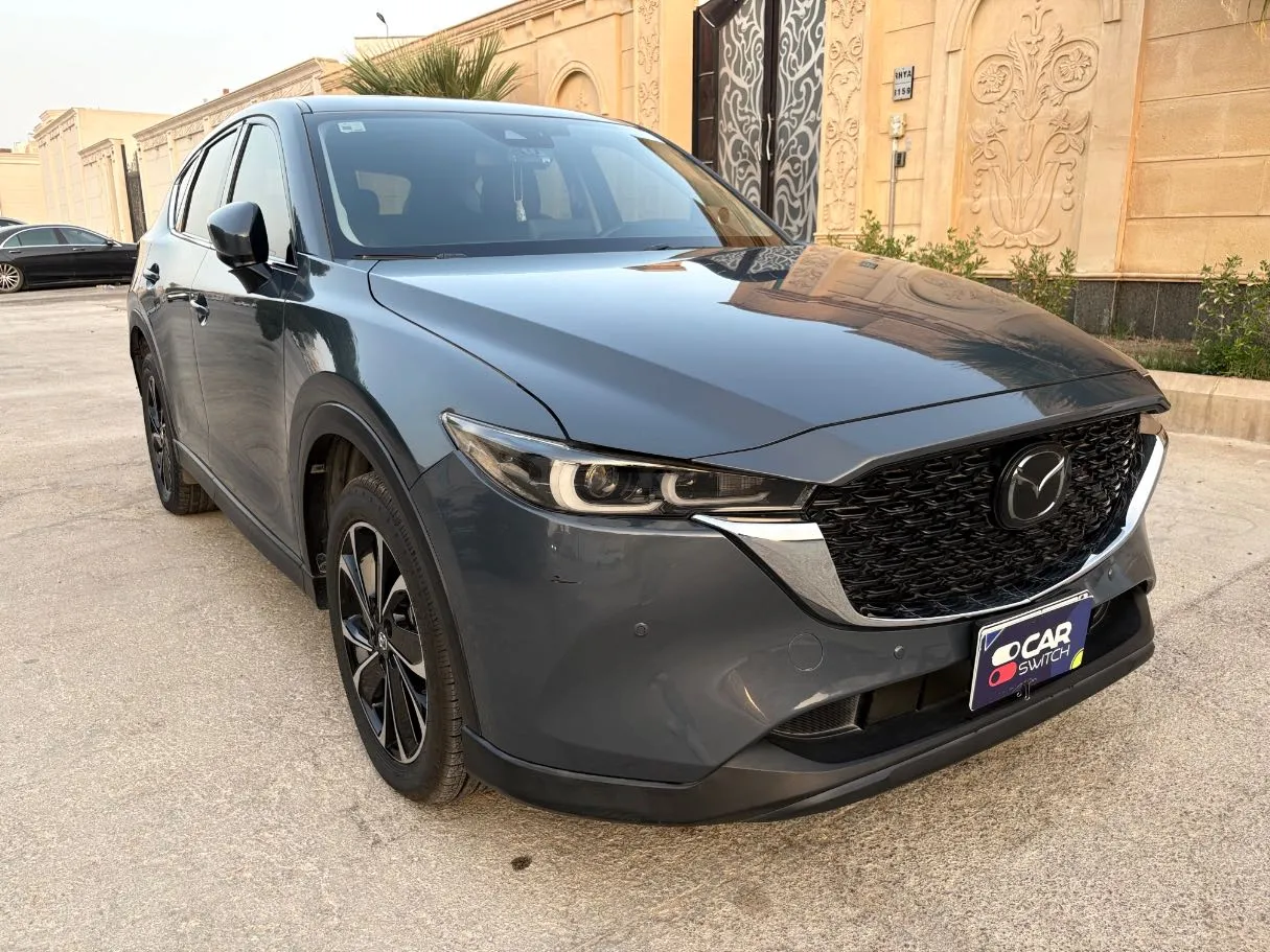 Car image 3
