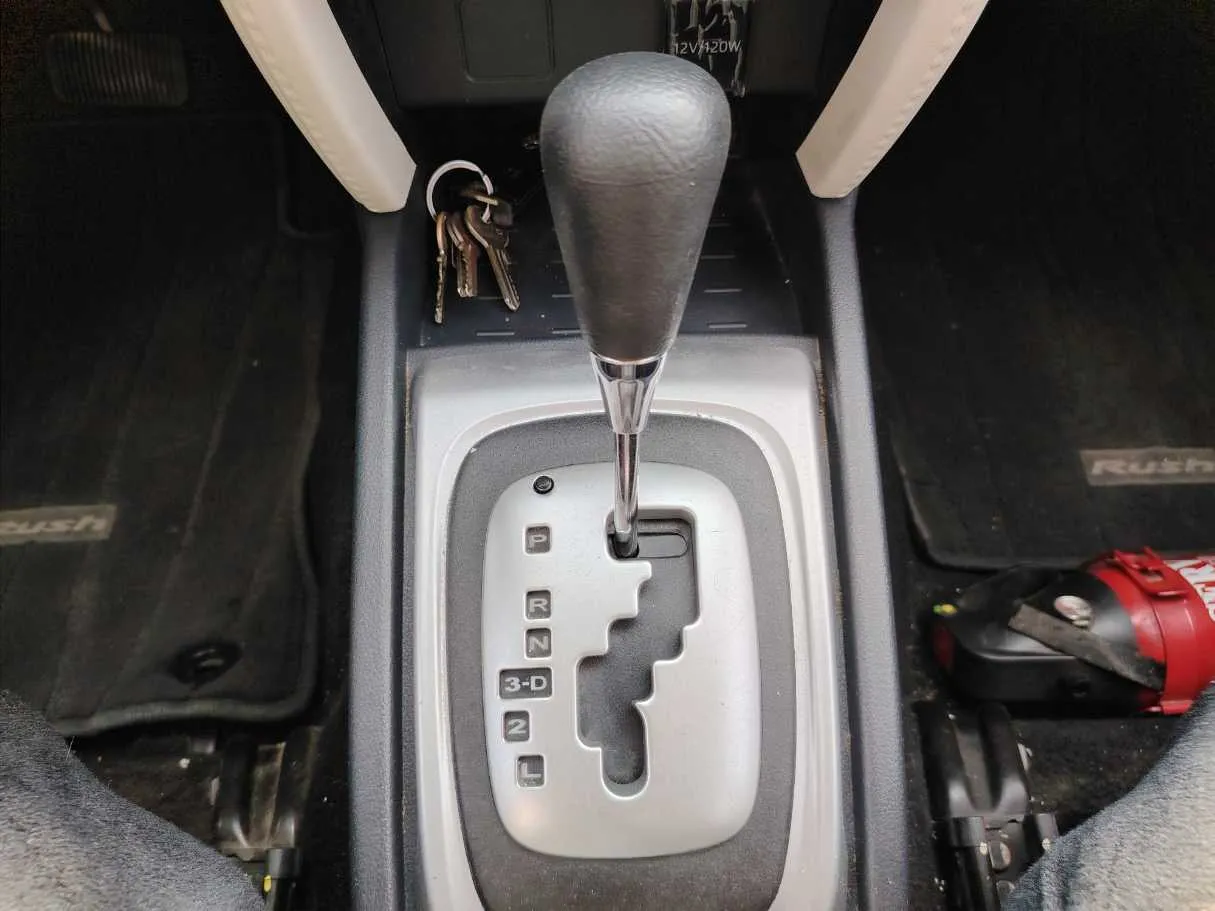 Car image 18