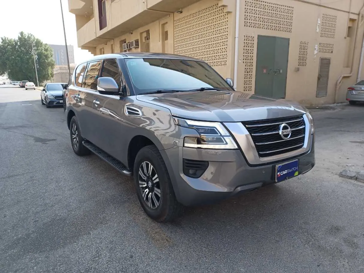 Car image 3