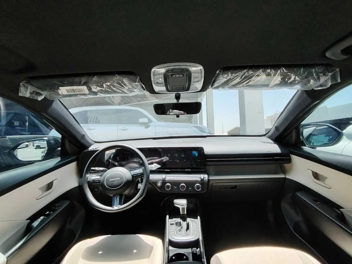 Car image 19