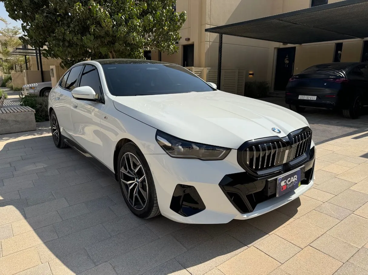 Car image 3