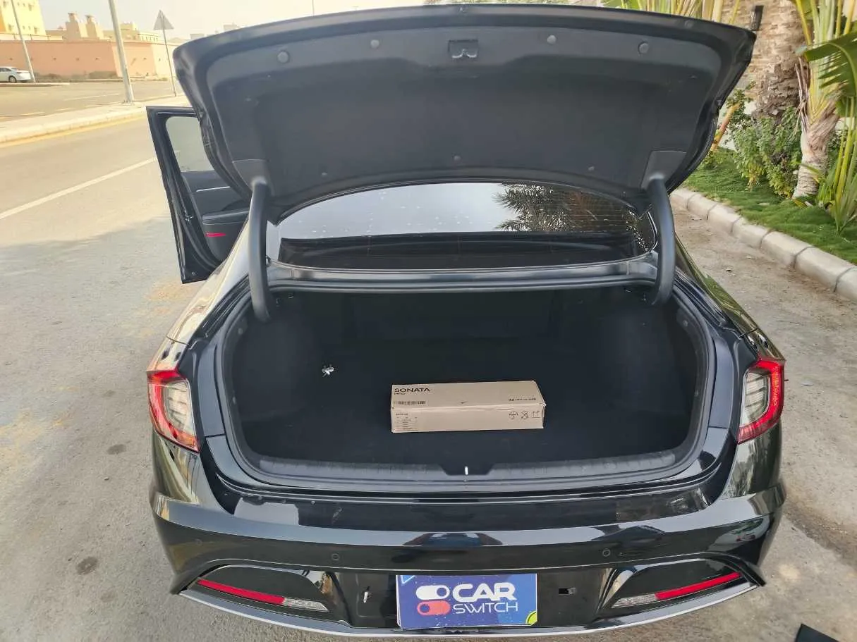 Car image 28