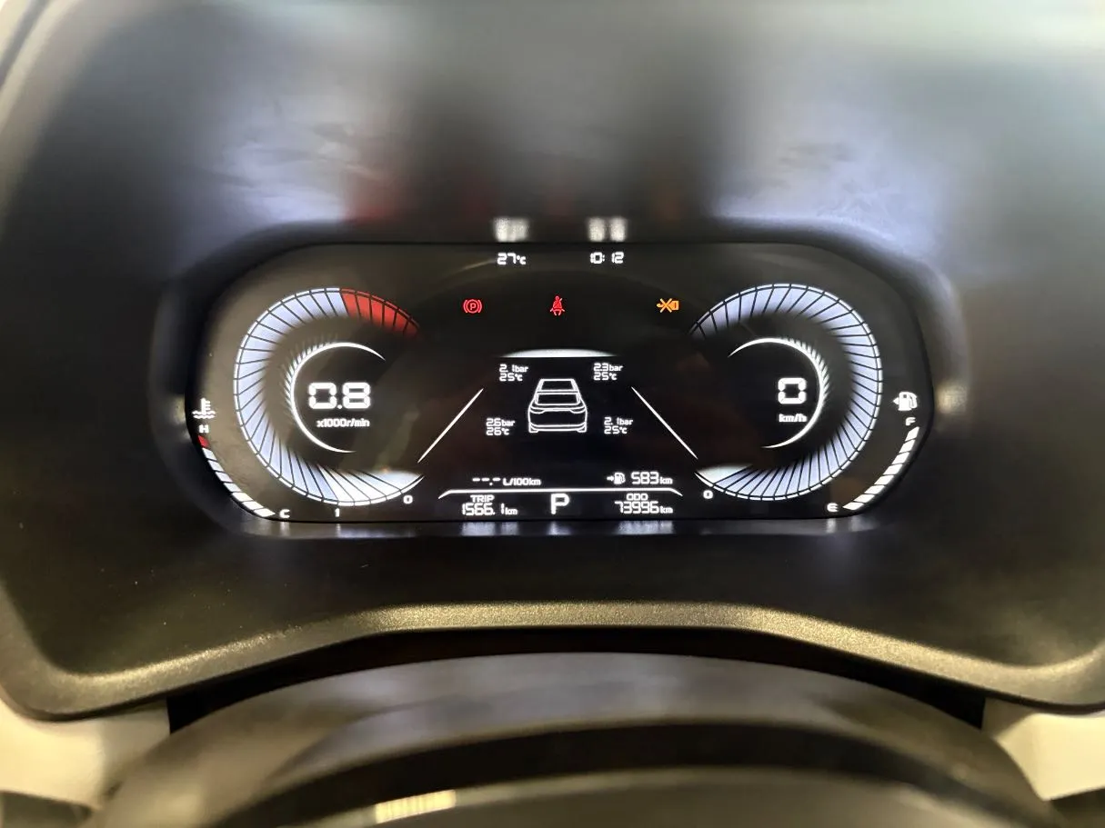 Car image 12