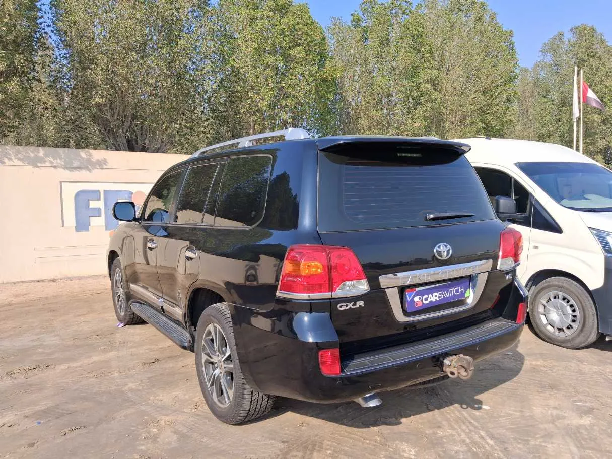 Car image 5