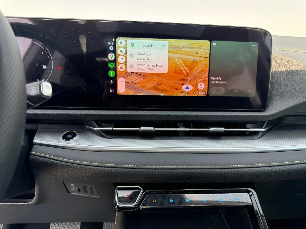 Car image 19
