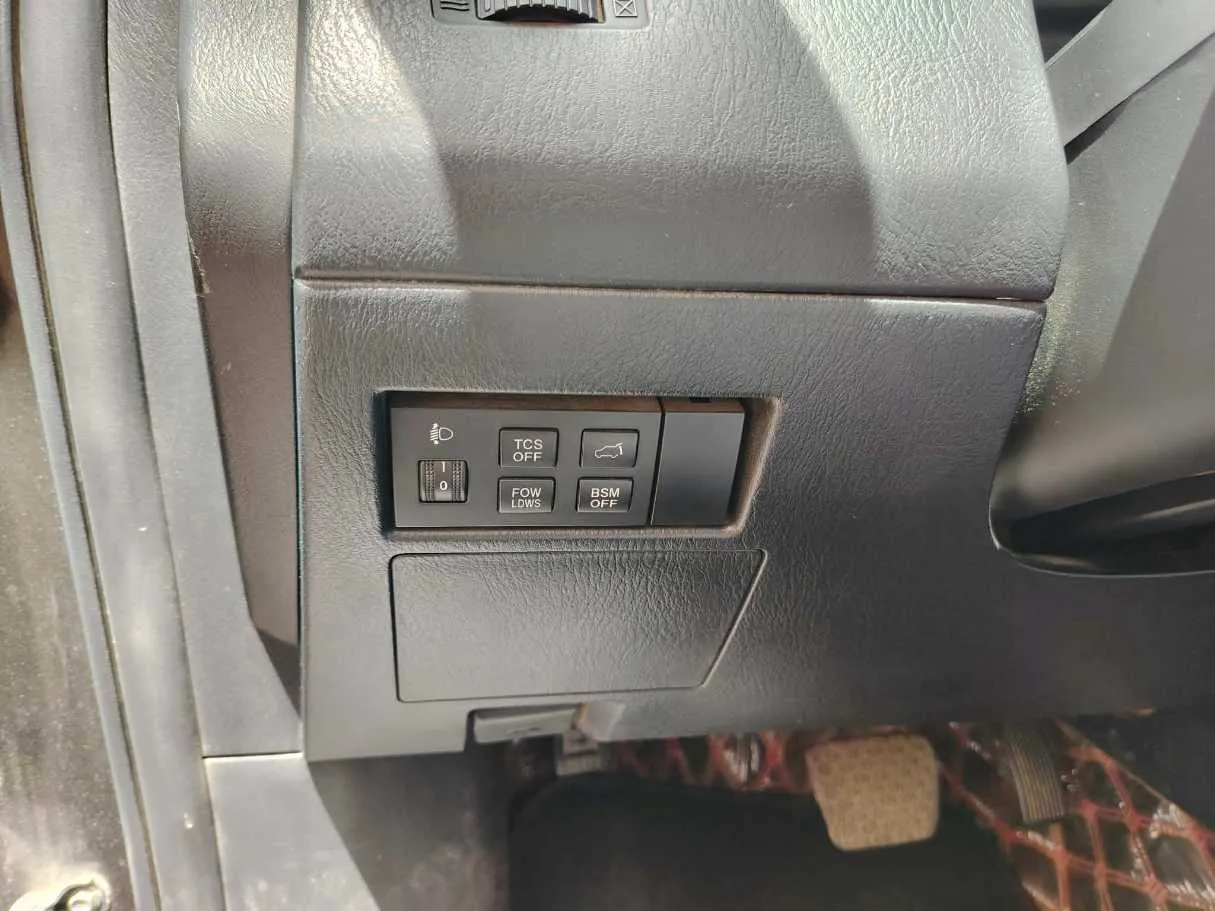 Car image 45