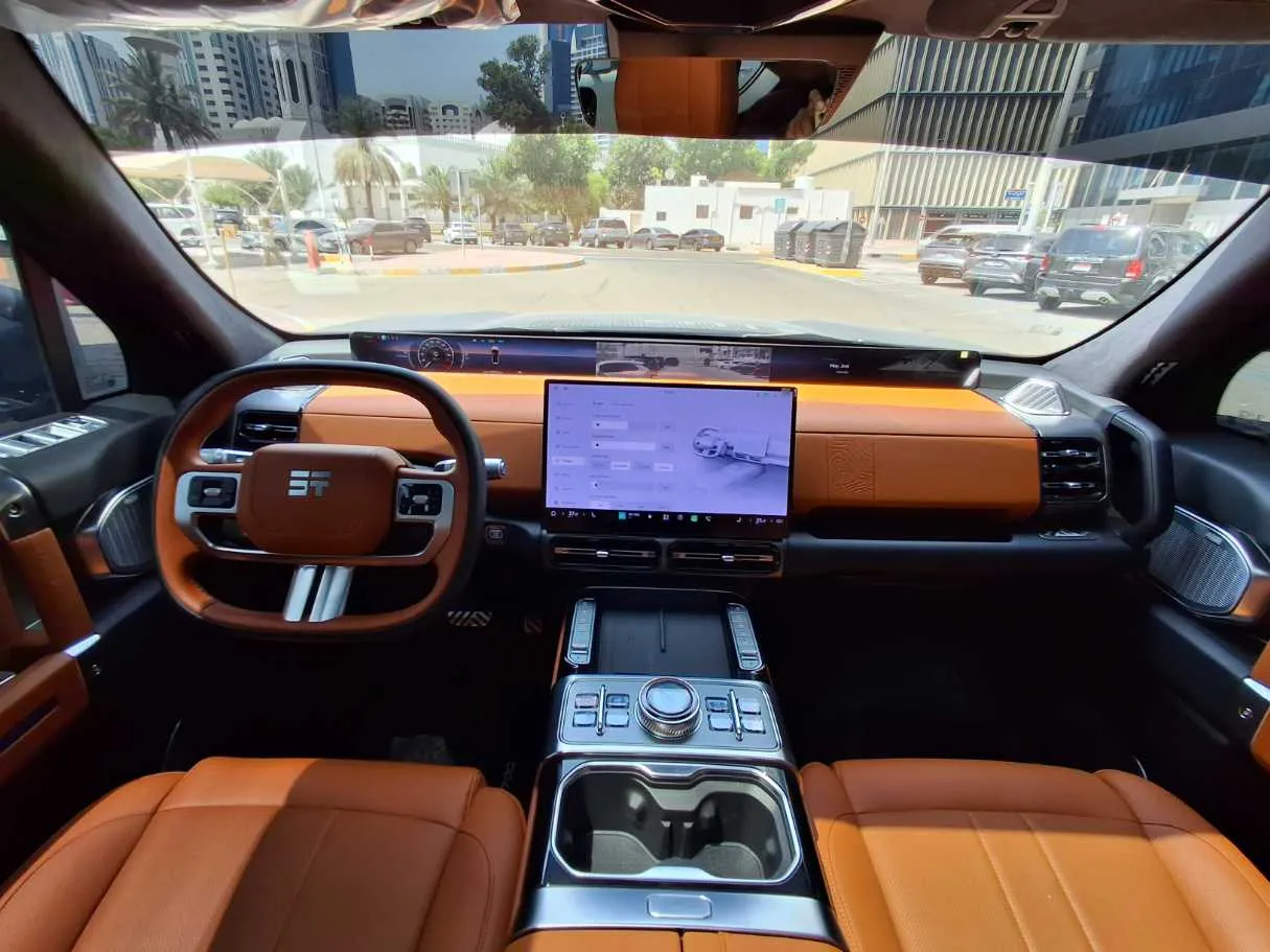 Car image 15