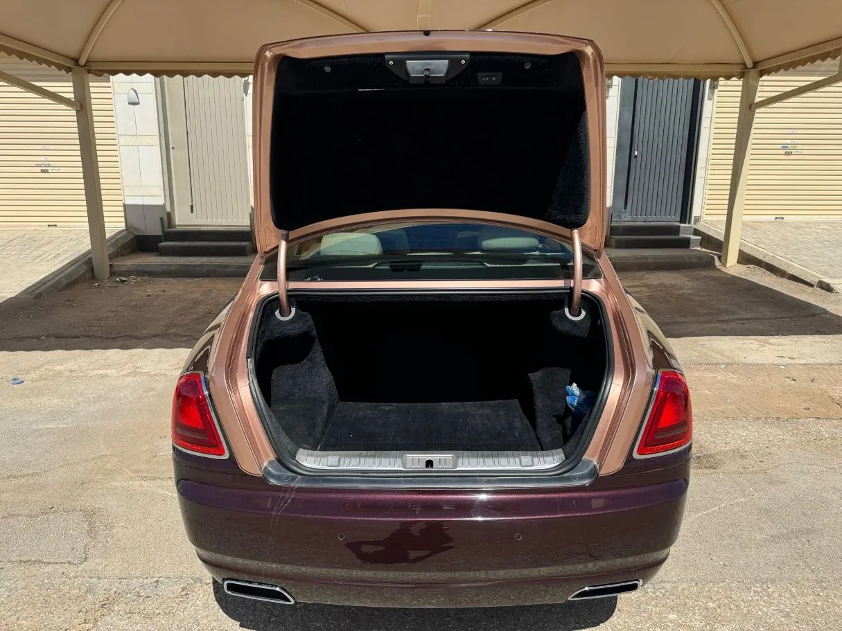 Car image 25