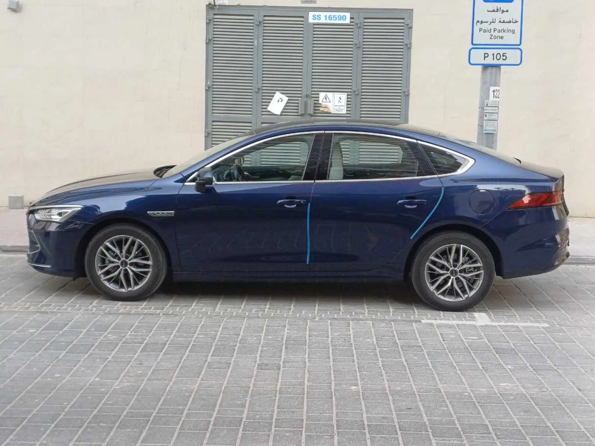 Car image 4