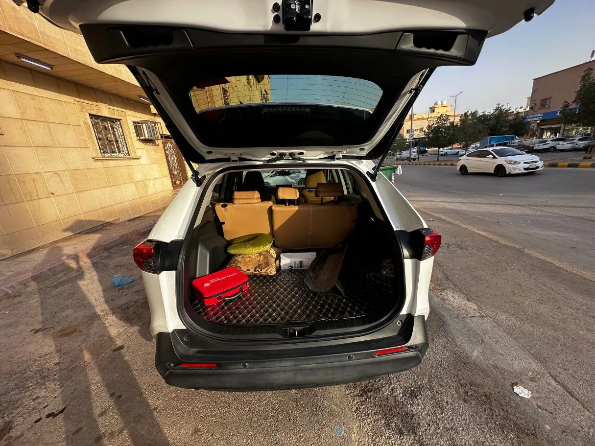 Car image 23