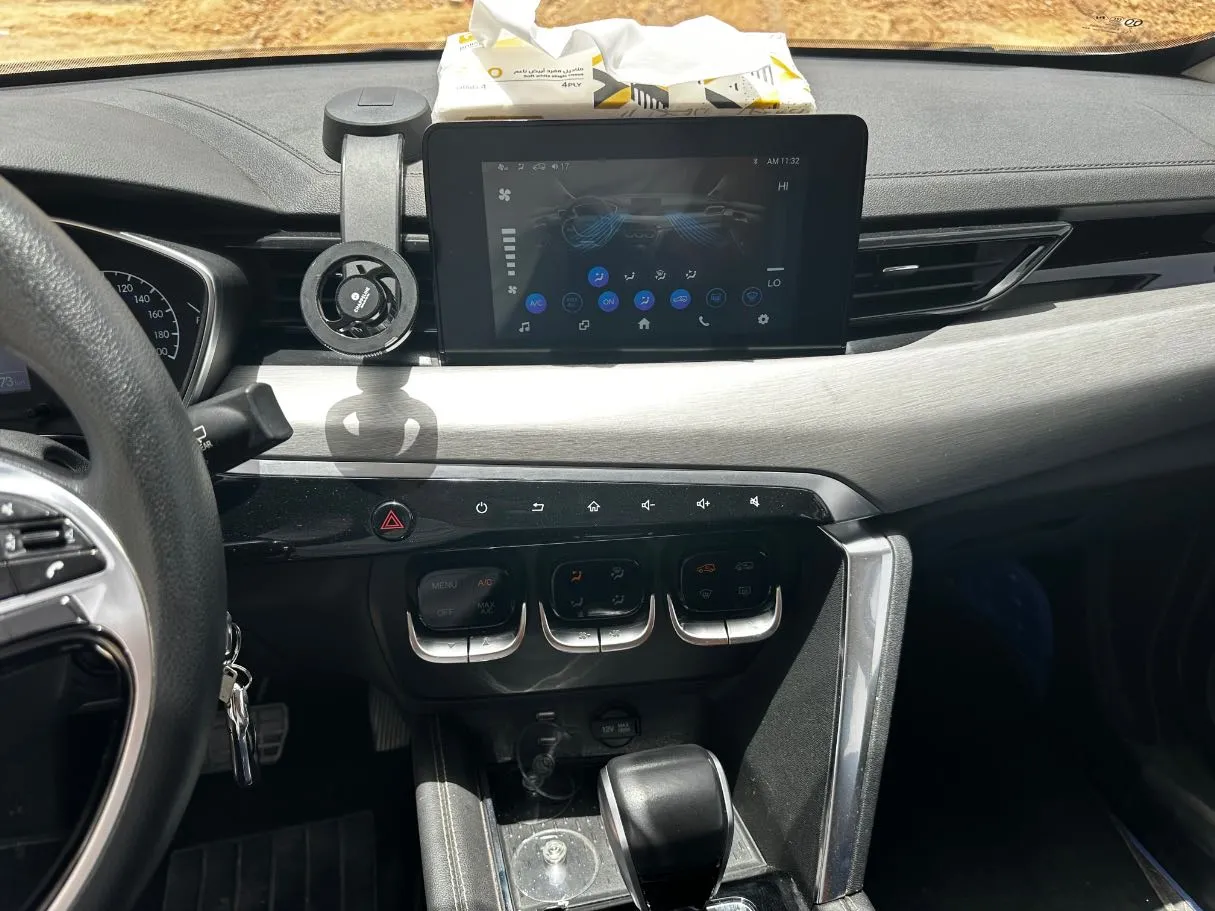 Car image 19