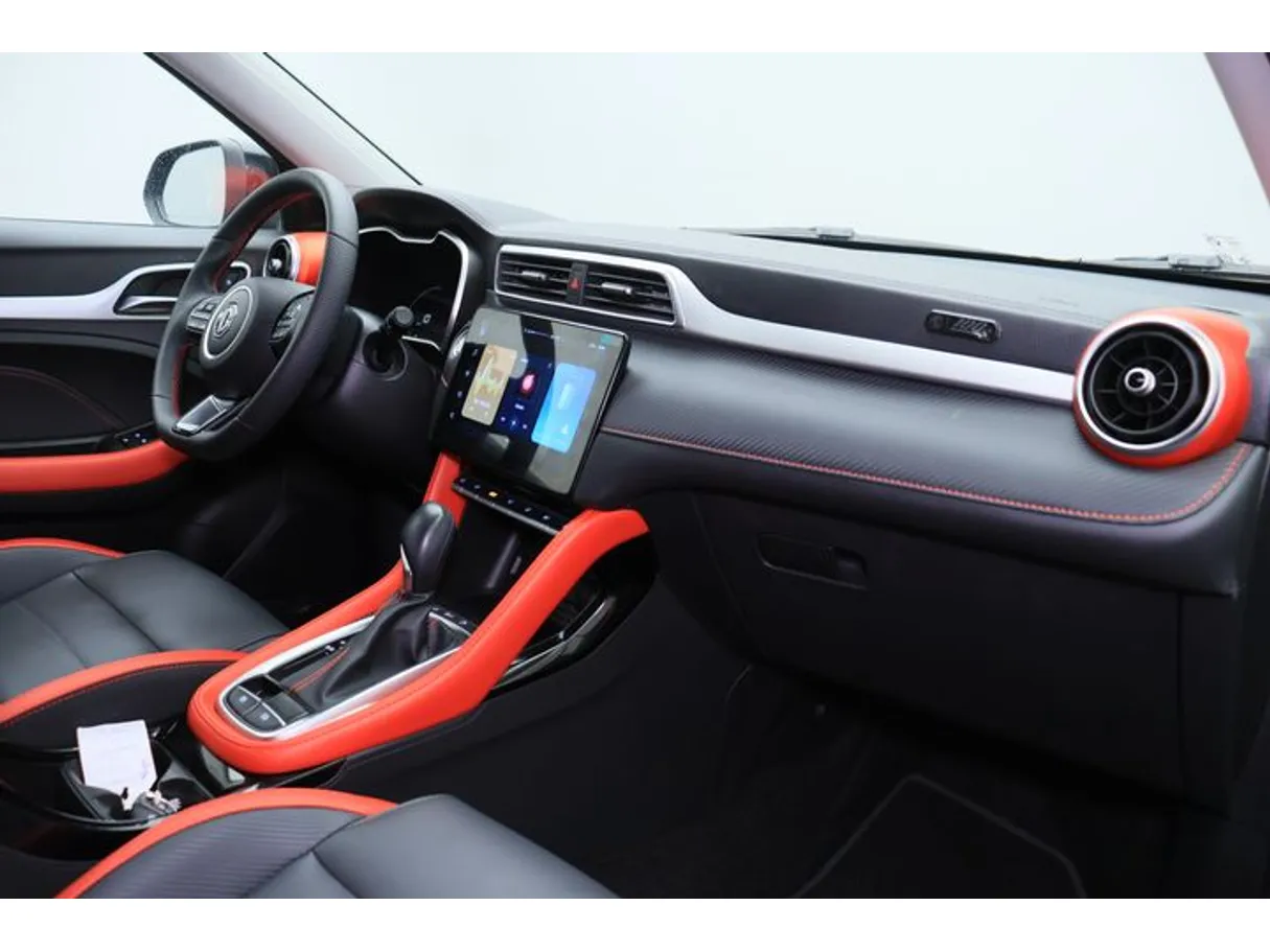 Car image 10