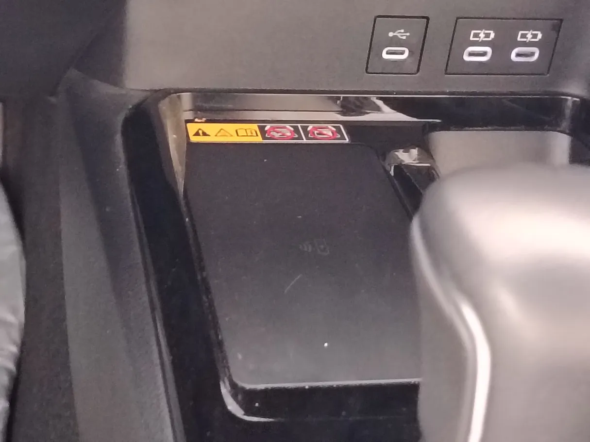 Car image 25