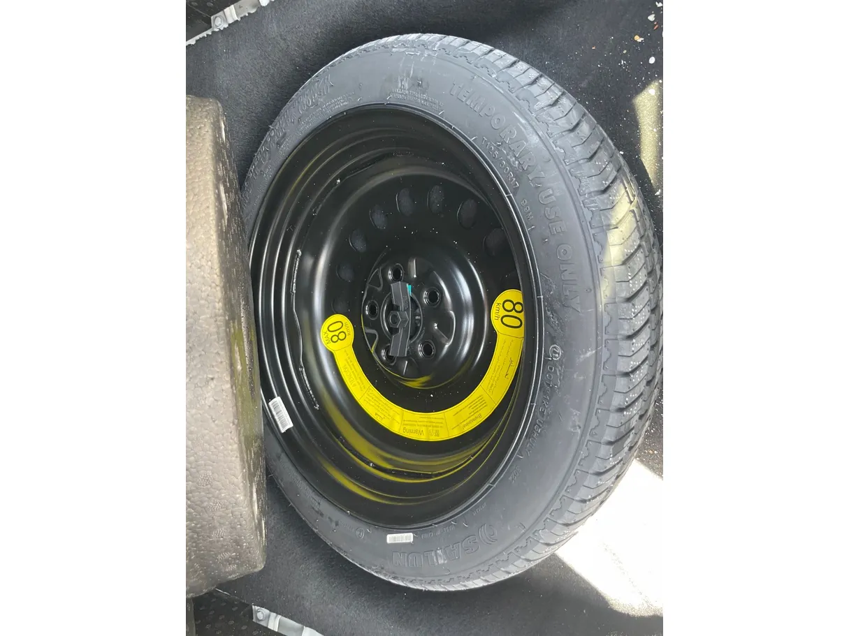 Car image 22