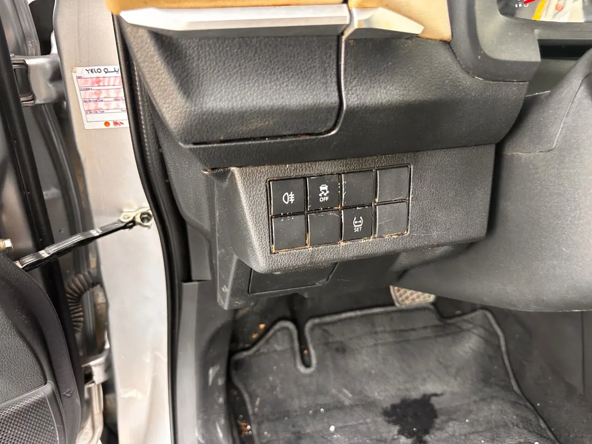Car image 23