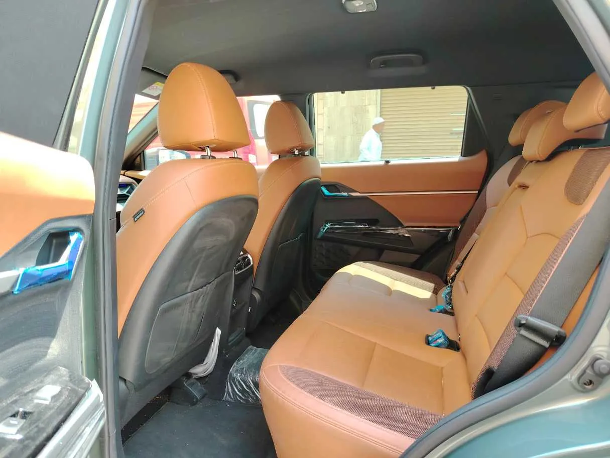 Car image 20