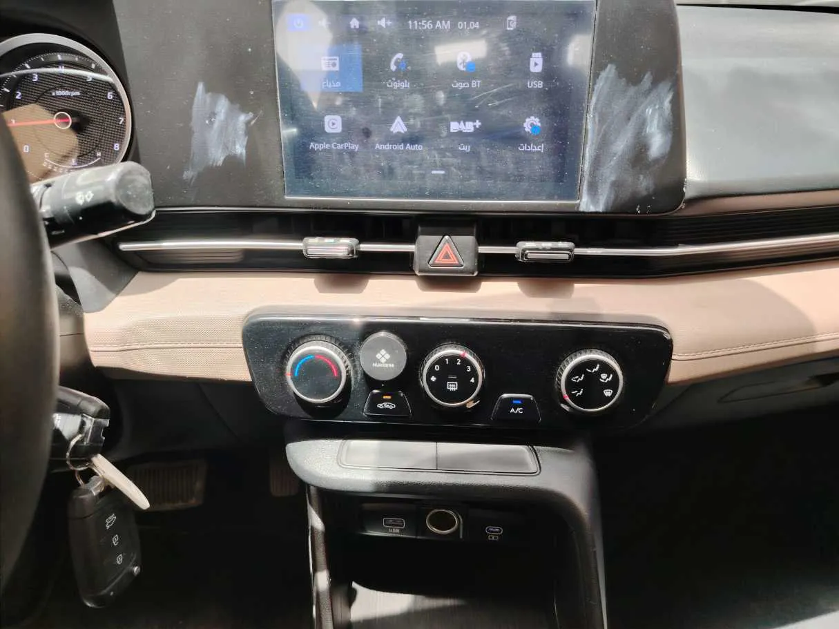 Car image 19