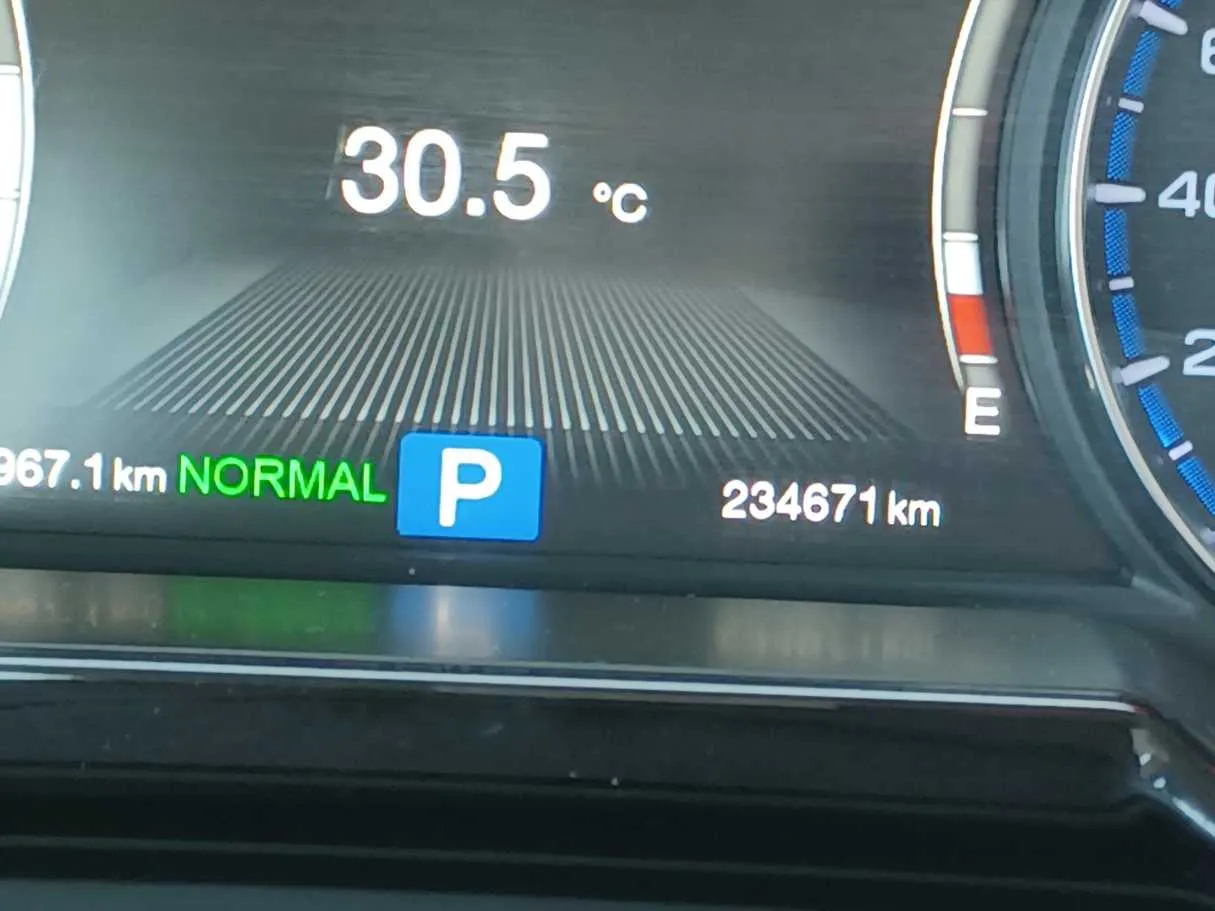 Car image 19