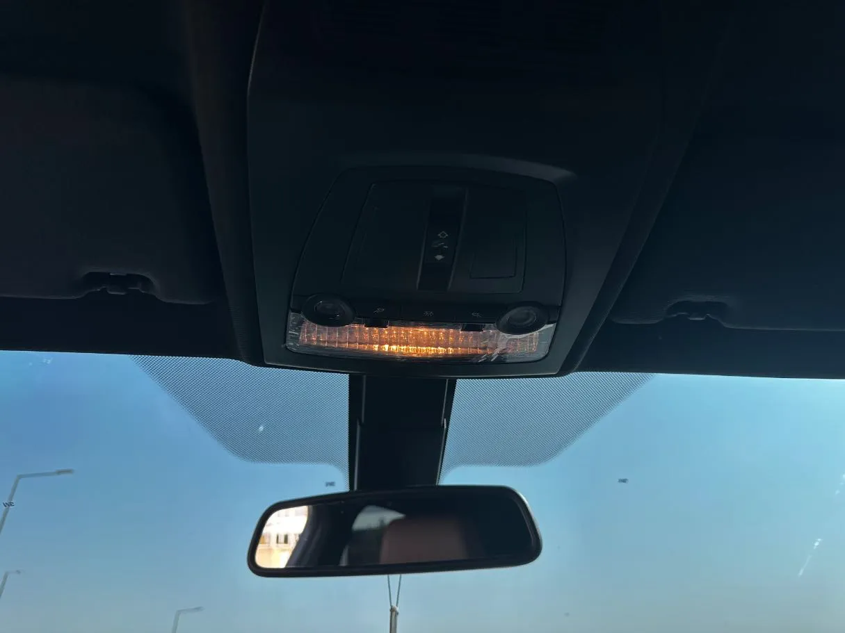 Car image 25